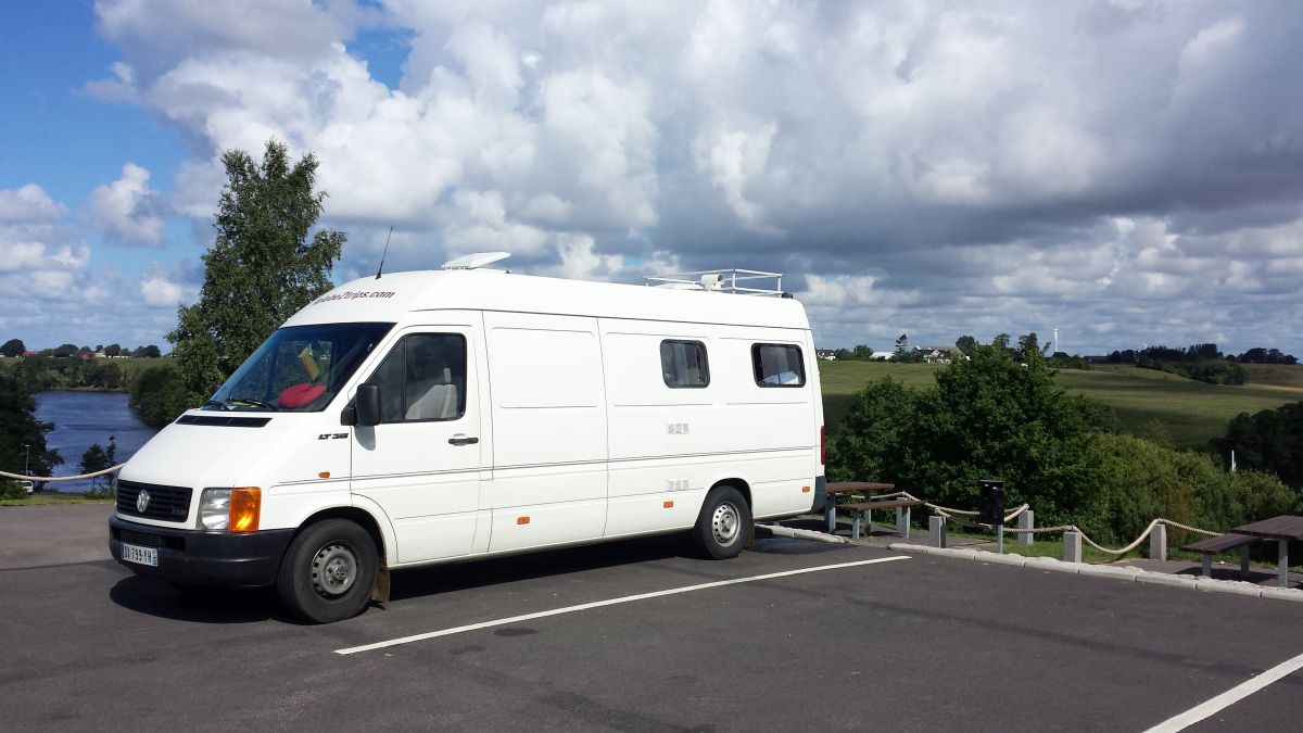 Un parking gratuit et récent pour camping-cars à Laholm.