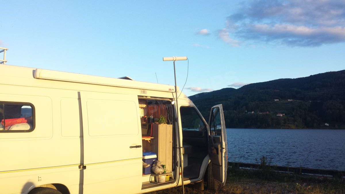 Parking sauvage lac Heddalsvatnet à Notodden.