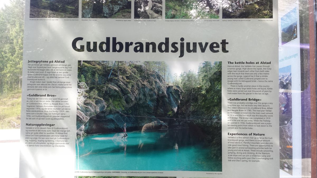Quand la rivière Valldøla réduit son cours pour se jeter dans une gorge : Gudbrandsjuvet.
