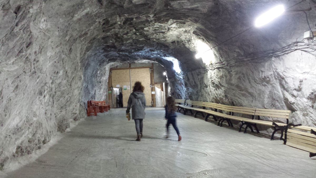A la découverte de la gigantesque mine de sel de Slanic en Roumanie.