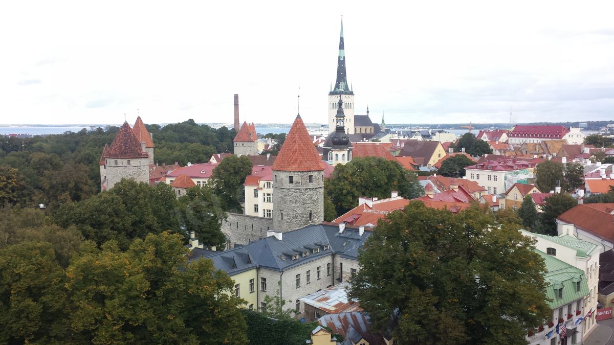 Une vue sur le centre historique de Tallinn en Estonie.