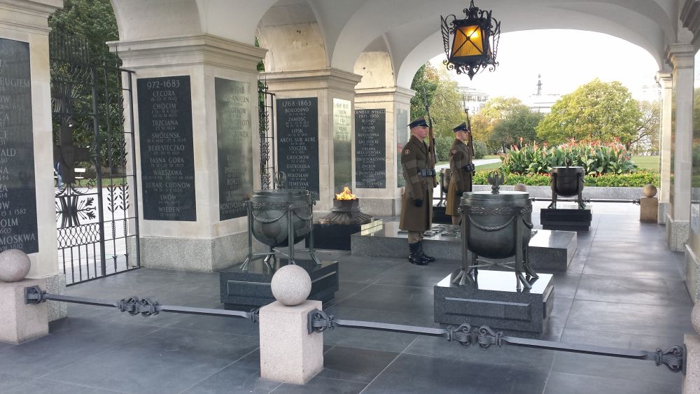 Tombe du soldat inconnu à Varsovie